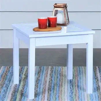 Деревянный столик для патио белого цвета